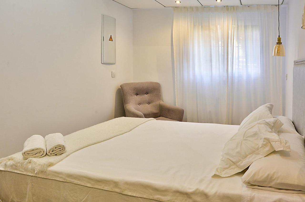 Apartsuite B&R Triana Arellano Seville Exterior photo